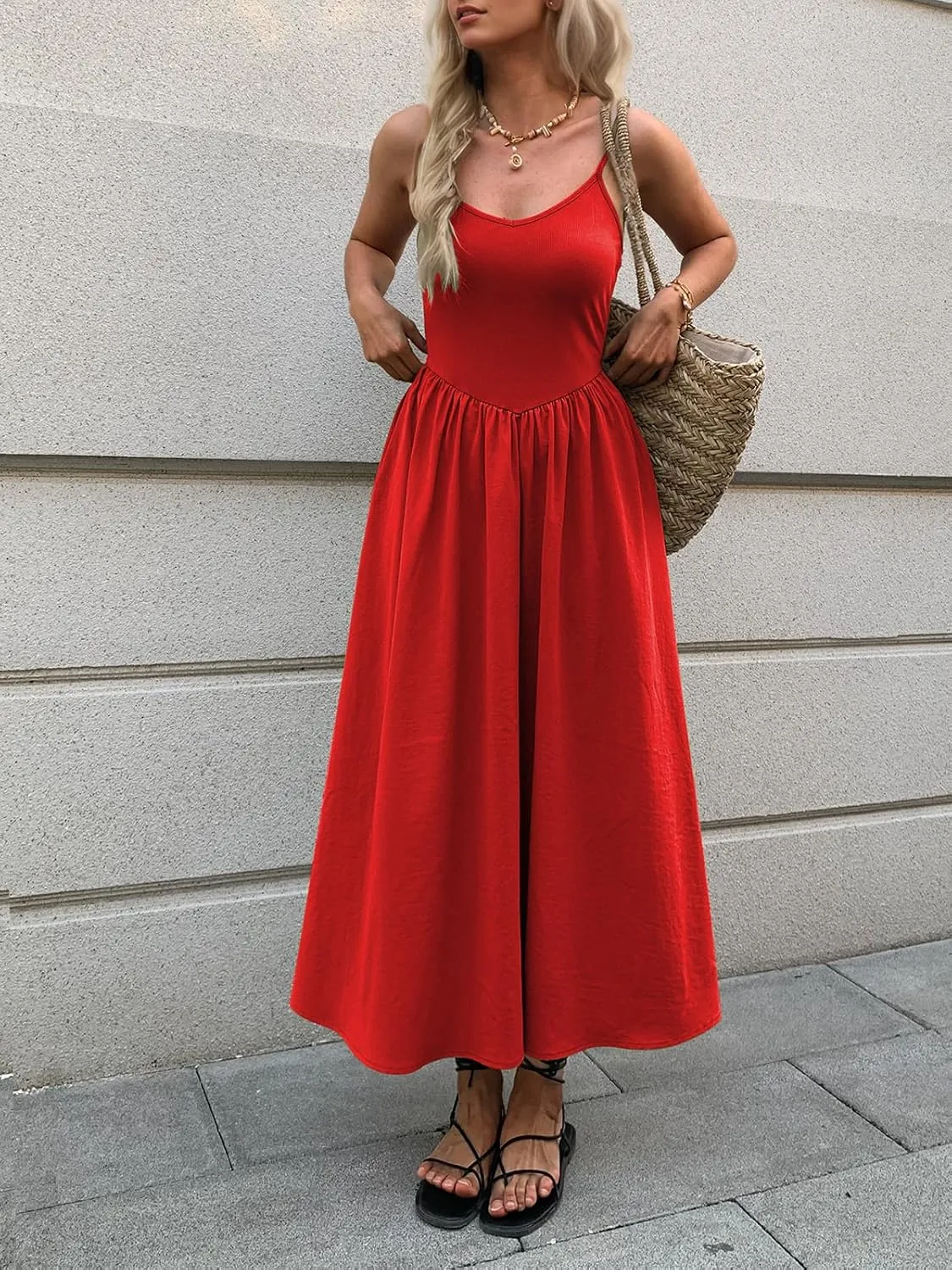 Womens Sleeveless V-Neck Maxi Dress with Pockets  Slim Fit Casual Summer Spaghetti Strap Dress for Vacation