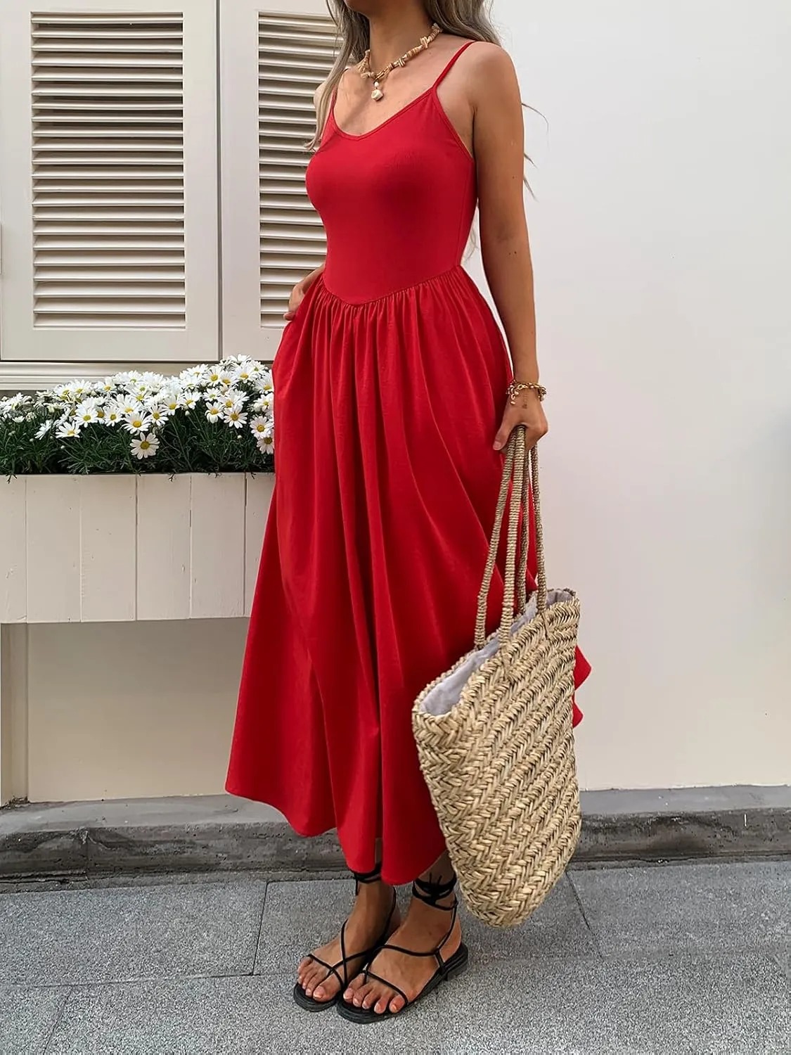 Womens Sleeveless V-Neck Maxi Dress with Pockets  Slim Fit Casual Summer Spaghetti Strap Dress for Vacation